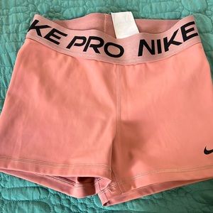 Nike pro .